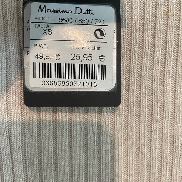 NWT- Massimo dutti-sweater dress - Picture 4 of 4